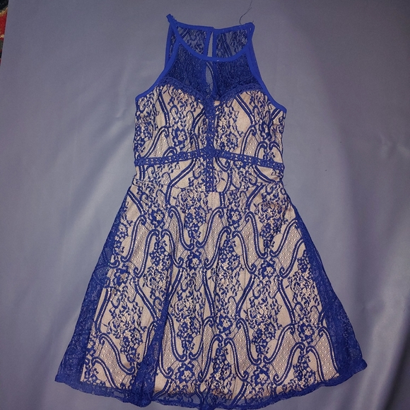 FRANCESCAS Collections Crochet Halter Dress - Picture 1 of 4